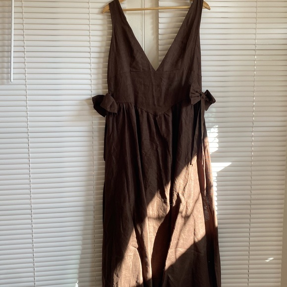 Daphne Linen Dress - Picture 1 of 3
